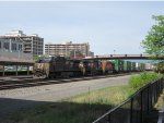 NS 4070 taking a train West